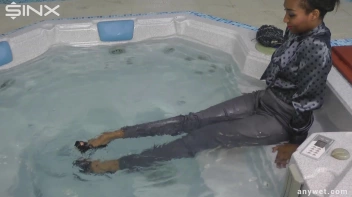 Fully Clothed Hot Tub Hotness Screencap 32 on sinx.preview.netperv.com