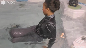 Fully Clothed Hot Tub Hotness Screencap 48 on sinx.preview.netperv.com