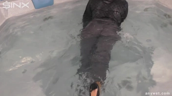 Fully Clothed Hot Tub Hotness Screencap 51 on sinx.preview.netperv.com