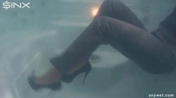 Fully Clothed Hot Tub Hotness Screencap 61 on sinx.preview.netperv.com