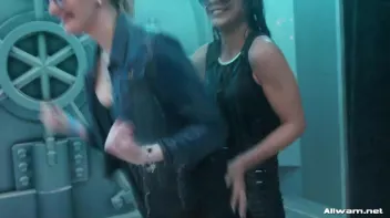 Wetlook Dancing Queens On Screen! Screencap 45 on sinx.preview.netperv.com