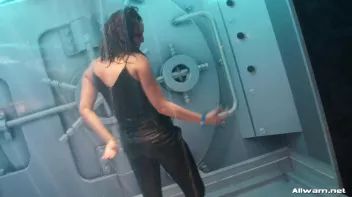 Looking Good In Wetlook Screencap 19 on sinx.preview.netperv.com