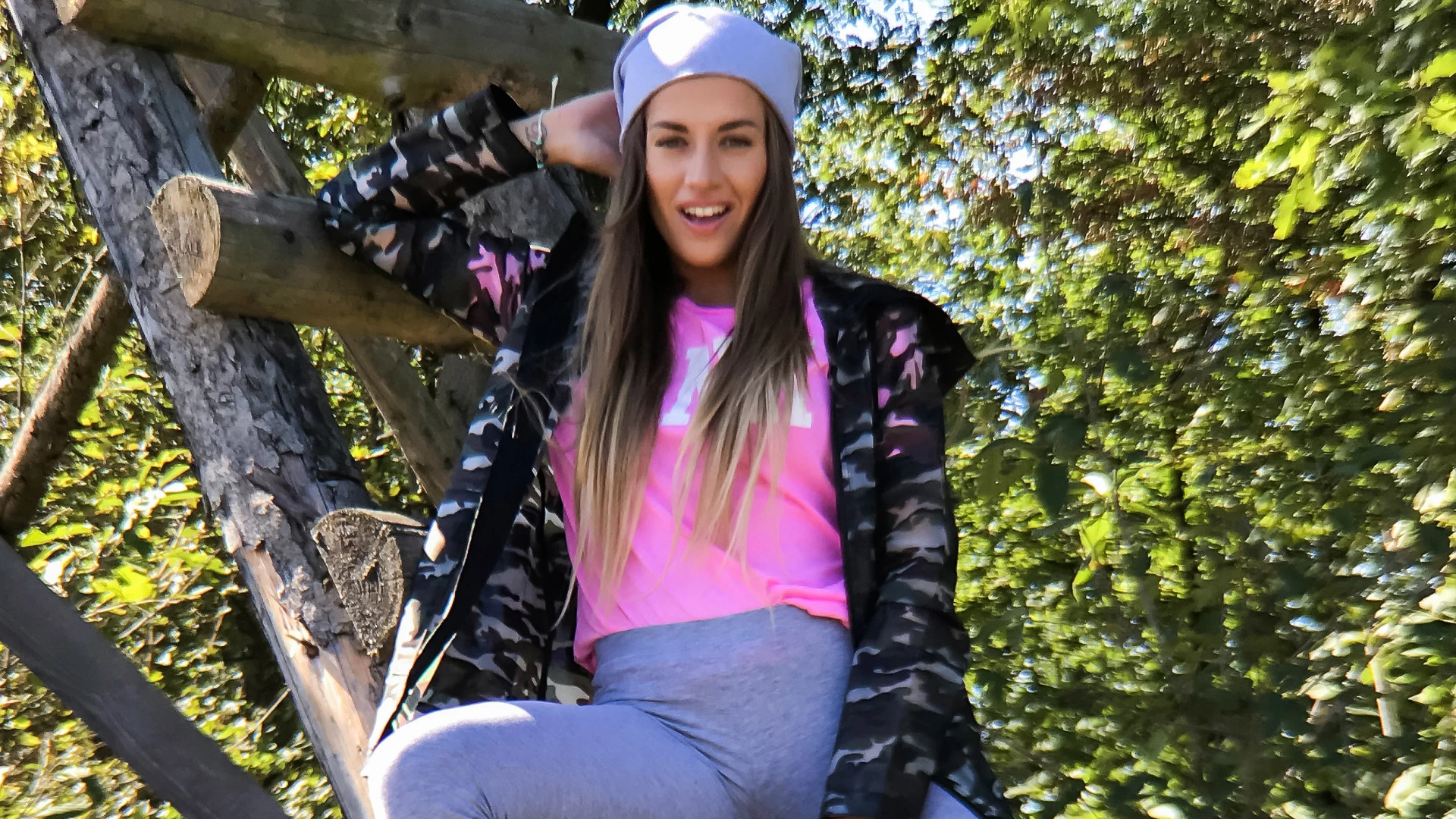 Brunette College Girl Sucks And Fucks Massively Girthy Guy on sinx.preview.netperv.com