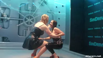 Shower Dancing Screencap 10 on sinx.preview.netperv.com