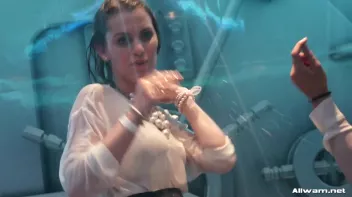 Shower Dancing Screencap 41 on sinx.preview.netperv.com