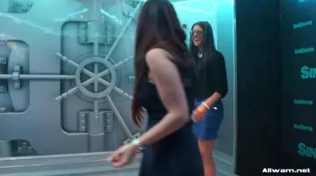 Shower Dancing Screencap 51 on sinx.preview.netperv.com