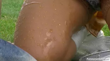 Two Honies Have A Honey Picnic Screencap 40 on sinx.preview.netperv.com