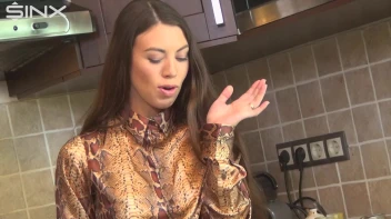 Brunette Babe Crushes Food And Licks Toes Screencap 8 on sinx.preview.netperv.com