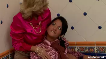 Lady Love In The Tub Screencap 49 on sinx.preview.netperv.com