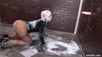 Bombshell collects cum for a living Screencap 86 on sinx.preview.netperv.com