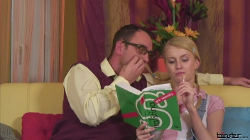 Club Cutie Piss Live Show Screencap 22 on sinx.preview.netperv.com