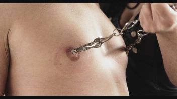 Mit den langen roten Nägeln in den Arsch gekniffen Screencap 49 on sinx.preview.netperv.com