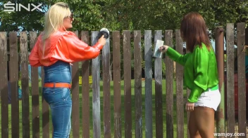 Catfight Turns Messy As Best Friends Get Painted - Cam 2 Screencap 1 on sinx.preview.netperv.com