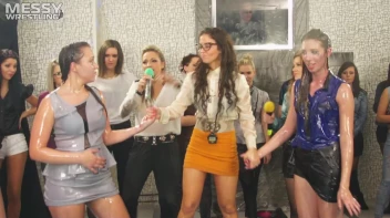 Messy Wrestling: Oil 'Em Up And Watch The Slimy Show X2!! 2 Audience Fights!!! Screencap 109 on sinx.preview.netperv.com