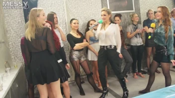 Messy Wrestling: Oil 'Em Up And Watch The Slimy Show X2!! 2 Audience Fights!!! Screencap 3 on sinx.preview.netperv.com