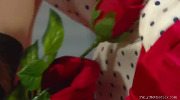 Wet Roses Screencap 3 on sinx.preview.netperv.com