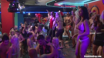 Bikini Beach Balls Part 6 - Cam 3 Screencap 99 on sinx.preview.netperv.com