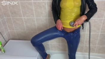 Seductive Blonde Lathers Up In The Bath Screencap 26 on sinx.preview.netperv.com