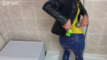 Seductive Blonde Lathers Up In The Bath Screencap 33 on sinx.preview.netperv.com