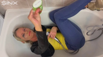 Seductive Blonde Lathers Up In The Bath Screencap 42 on sinx.preview.netperv.com