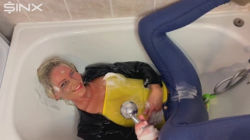 Seductive Blonde Lathers Up In The Bath Screencap 50 on sinx.preview.netperv.com