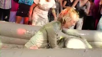 Rockin' The Mud Pit Screencap 8 on sinx.preview.netperv.com