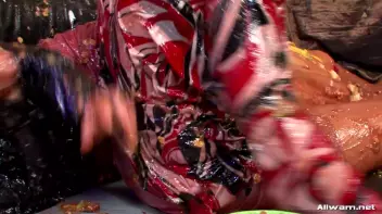 Raunchy Food Fight Screencap 97 on sinx.preview.netperv.com