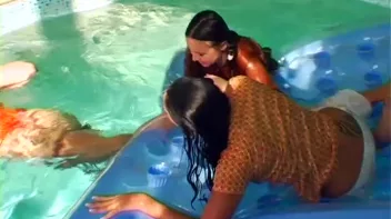 Super Soaked In The Pool Screencap 87 on sinx.preview.netperv.com