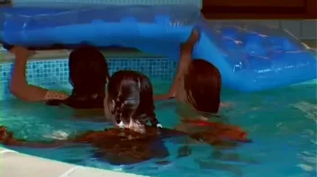 Super Soaked In The Pool Screencap 100 on sinx.preview.netperv.com