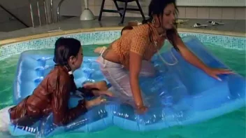 Super Soaked In The Pool Screencap 29 on sinx.preview.netperv.com