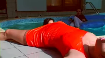 Super Soaked In The Pool Screencap 65 on sinx.preview.netperv.com