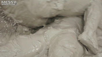 Messy Wrestling: Valentina Ross The Boss Throws Down In The Mud In Style!! Screencap 79 on sinx.preview.netperv.com