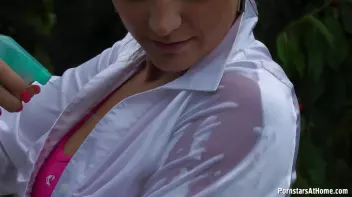 Post Rollerblading Wet-Down Screencap 22 on sinx.preview.netperv.com