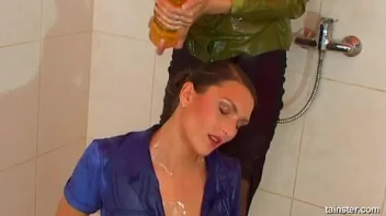 Oil Me Down! Screencap 53 on sinx.preview.netperv.com