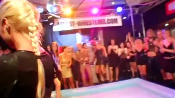 Sharka Blue In a Messy Gel Smackdown Screencap 9 on sinx.preview.netperv.com