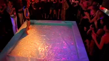 Sharka Blue In a Messy Gel Smackdown Screencap 11 on sinx.preview.netperv.com