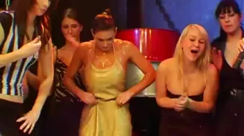 Sharka Blue In a Messy Gel Smackdown Screencap 34 on sinx.preview.netperv.com