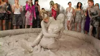 Crazy-Ass Messy Cat Fighting Vixens Screencap 49 on sinx.preview.netperv.com