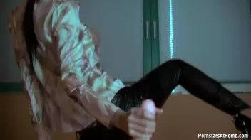 Perfect Babe Gives Perfect Blowjob Screencap 36 on sinx.preview.netperv.com