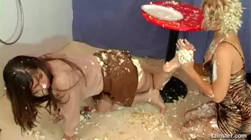 Messy Cake Fun Screencap 57 on sinx.preview.netperv.com