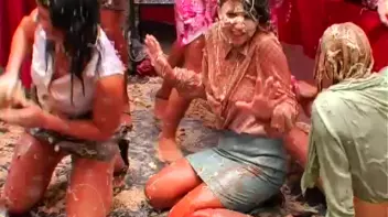 Buffet Babes go Bonkers! Screencap 85 on sinx.preview.netperv.com