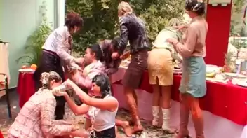 Buffet Babes go Bonkers! Screencap 83 on sinx.preview.netperv.com