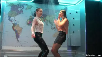 Sensual wet play with hot amateur babes Screencap 42 on sinx.preview.netperv.com