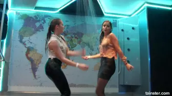 Sensual wet play with hot amateur babes Screencap 43 on sinx.preview.netperv.com