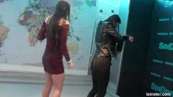 Sensual wet play with hot amateur babes Screencap 54 on sinx.preview.netperv.com