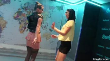 Sensual wet play with hot amateur babes Screencap 60 on sinx.preview.netperv.com