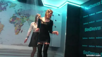 Sensual wet play with hot amateur babes Screencap 7 on sinx.preview.netperv.com