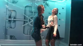 These gorgeous babes love to get wet Screencap 15 on sinx.preview.netperv.com