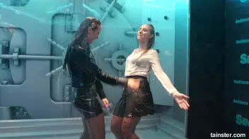 These gorgeous babes love to get wet Screencap 16 on sinx.preview.netperv.com
