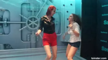 These gorgeous babes love to get wet Screencap 23 on sinx.preview.netperv.com